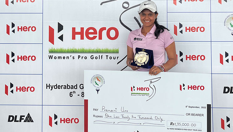 Pranavi Urs with her Trophy and the winner's cheque